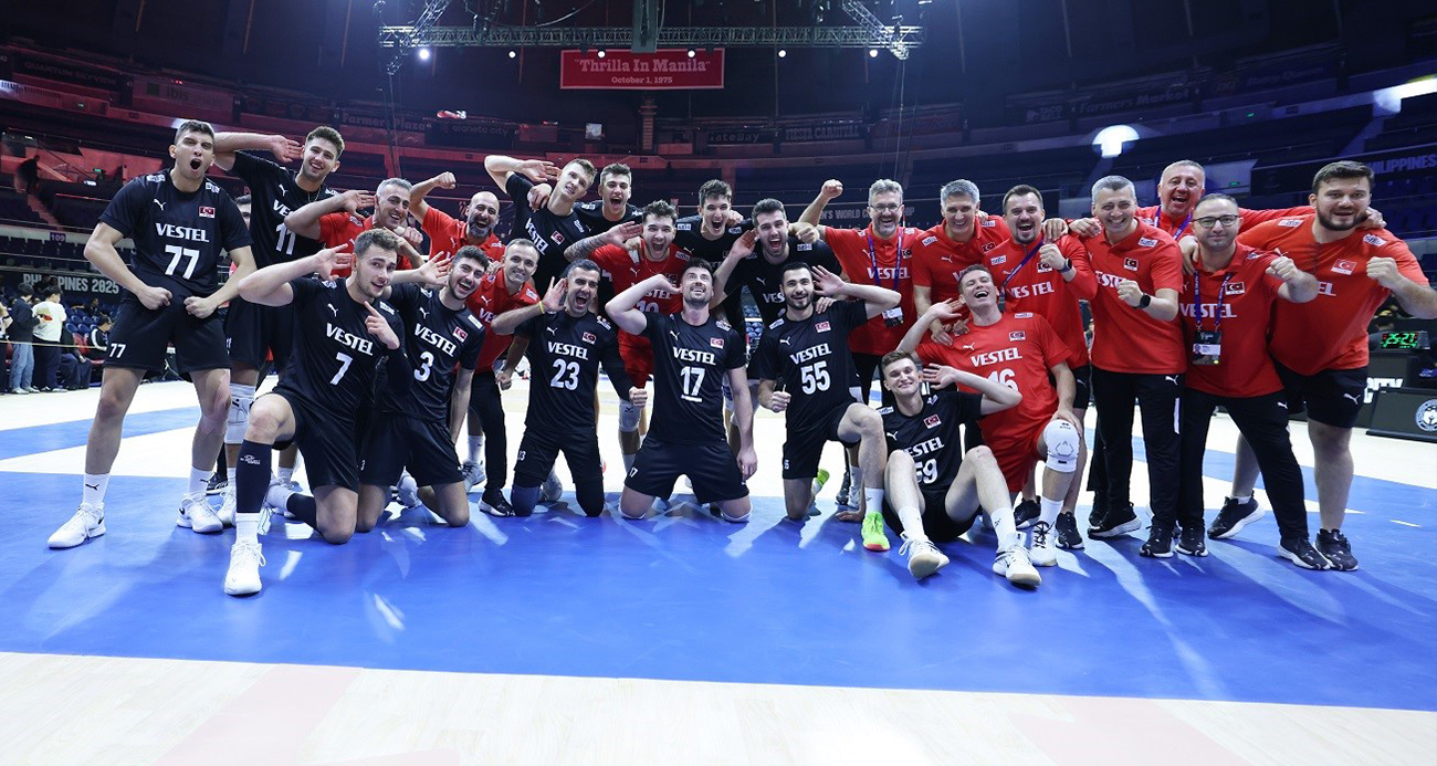 A Milli Erkek Voleybol takımı, namağlup son 16 turuna yükseldi