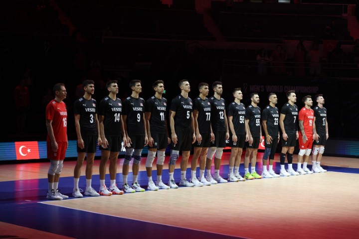 A Milli Erkek Voleybol takımı, namağlup son 16 turuna yükseldi