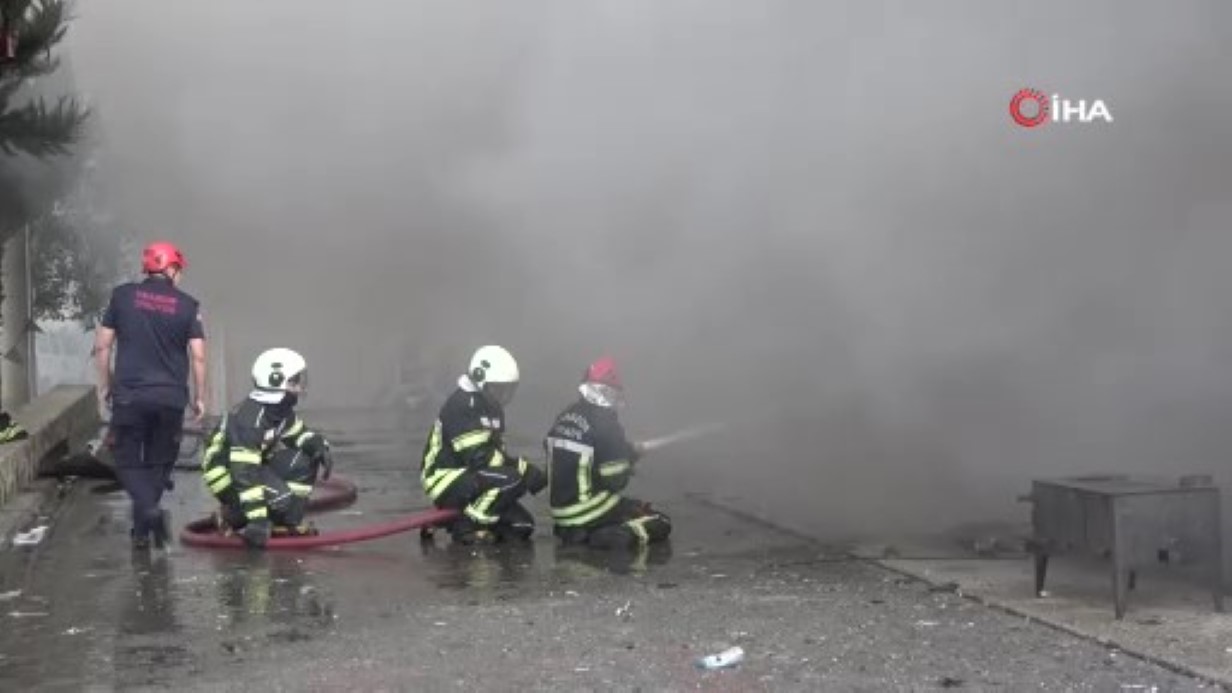 Trabzon’daki AVM yangını 15 saat sonra söndürüldü