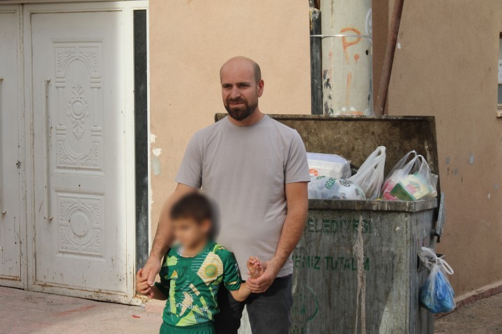 6 yaşındaki çocuk altın dolu kutuyu sokağa attı, bulan kadın kayıplara karıştı