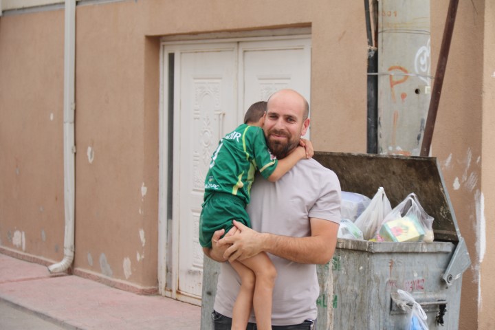 6 yaşındaki çocuk altın dolu kutuyu sokağa attı, bulan kadın kayıplara karıştı