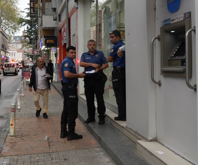 Yaşlı adam telefon dolandırıcılarının tuzağına düştü, 170 bin TL’sinden oldu