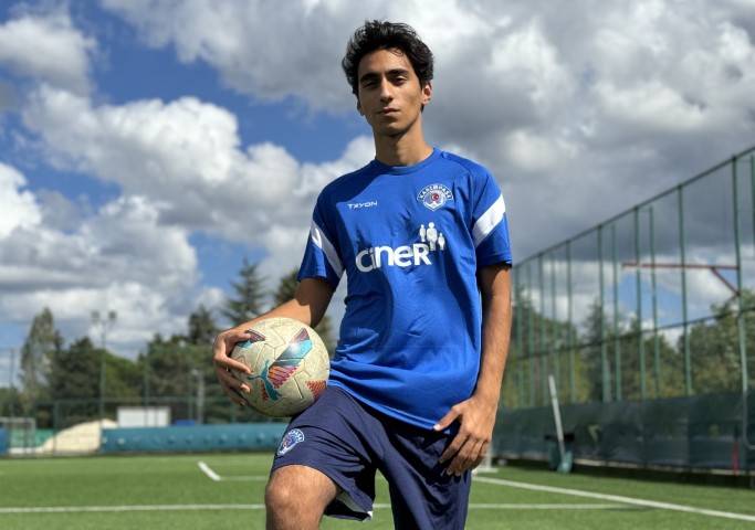 Kasımpaşa'lı Abay’ın hedefi Türkiye’yi yurt dışında temsil etmek