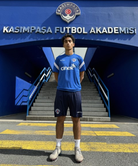 Kasımpaşa'lı Abay’ın hedefi Türkiye’yi yurt dışında temsil etmek