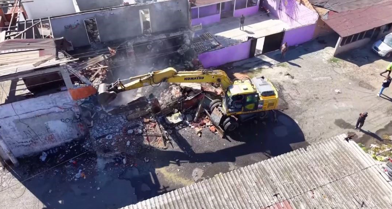 "Kore" Mahallesi’nde büyük temizlik: Zulalar tek tek yıktırıldı