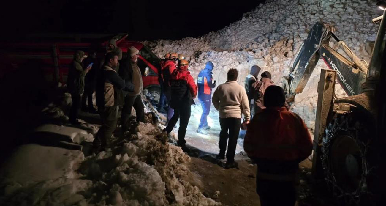 Trovit Yaylası’nda çığ sonrası mahsur kalan vatandaşlar kurtarıldı