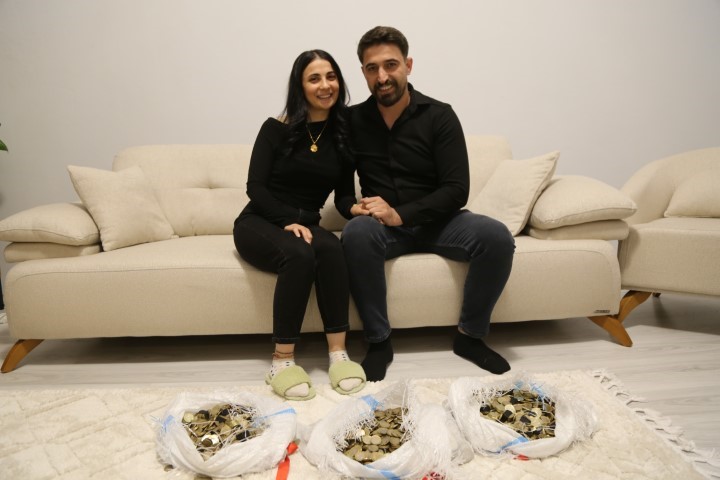 Damadın arkadaşlarından geline ağırlığınca para