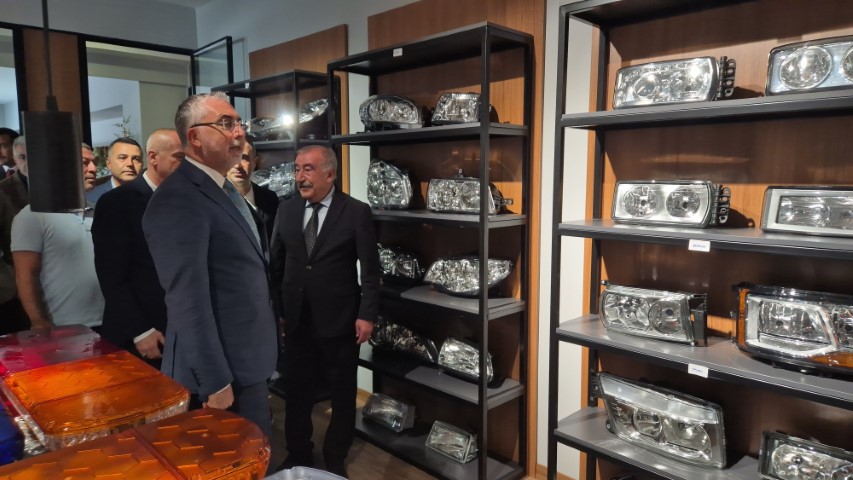 Çalışma ve Sosyal Güvenlik Bakanı Işıkhan’dan Silivri’de fabrika ziyareti