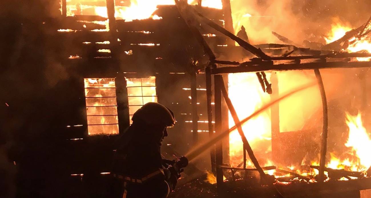 Ordu’da yangın korkuttu: 2 katlı ev kullanılamaz hale geldi