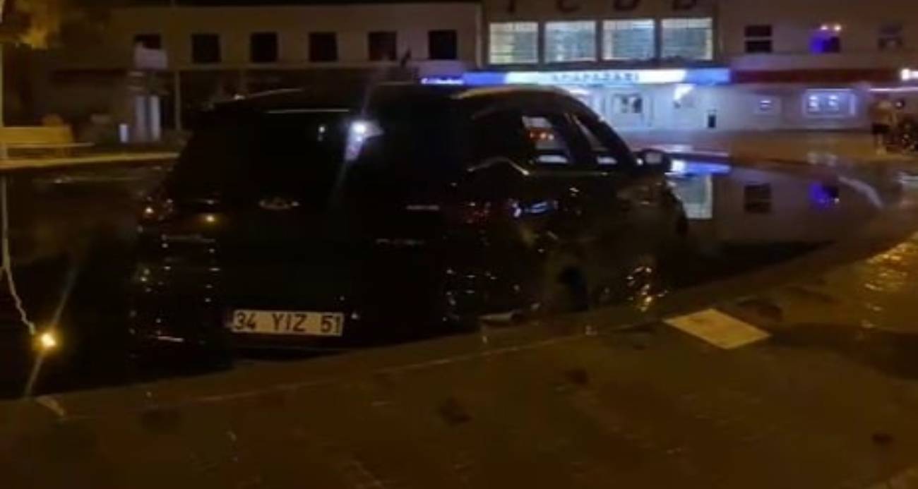 Aracıyla süs havuzuna girdi: Alkollü sürücü navigasyonu suçladı
