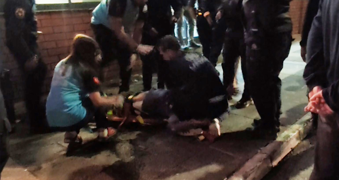 Kavga eden gençler birbirlerini bıçakladı: 2 yaralı