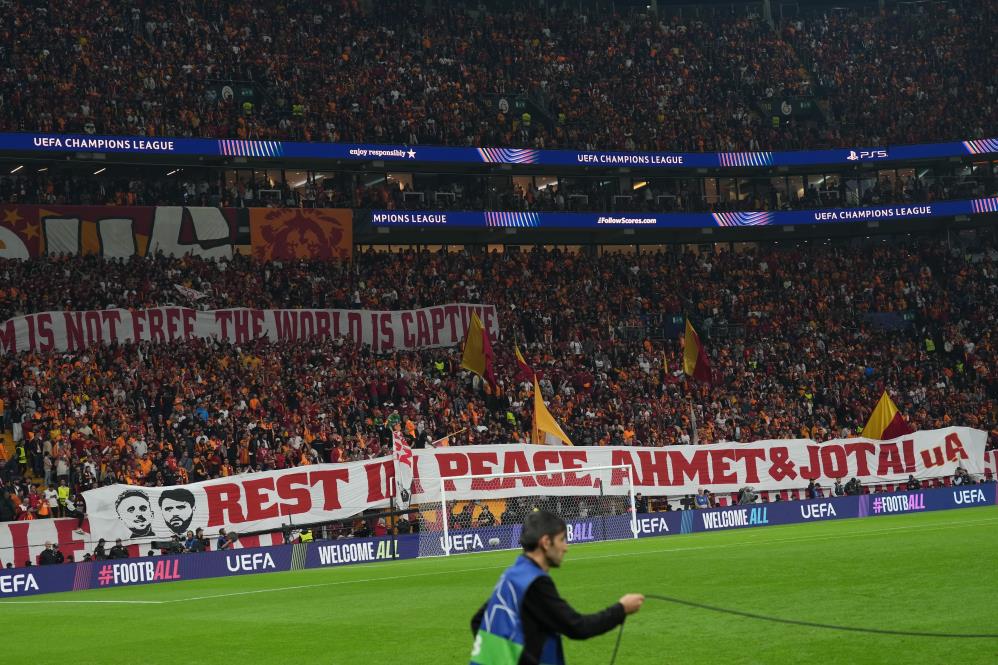 Osimhen geri döndü! Galatasaray'dan tek golle tarihi zafer