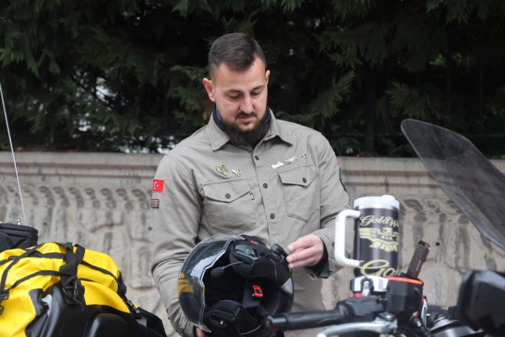 Tam 3 bin 707 kilometre: Motosikletle umreye gitmek için yola çıktı