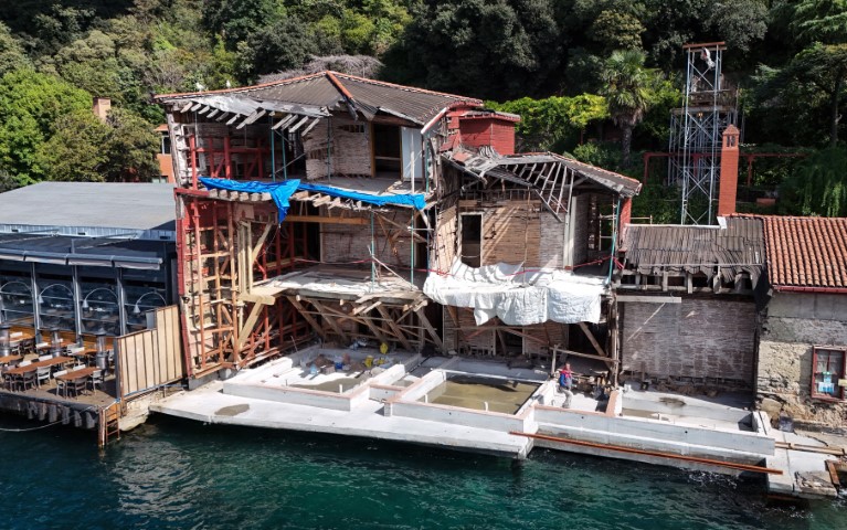 Geminin çarparak yıktığı 346 yıllık yalının zemini 7 yılda onarıldı