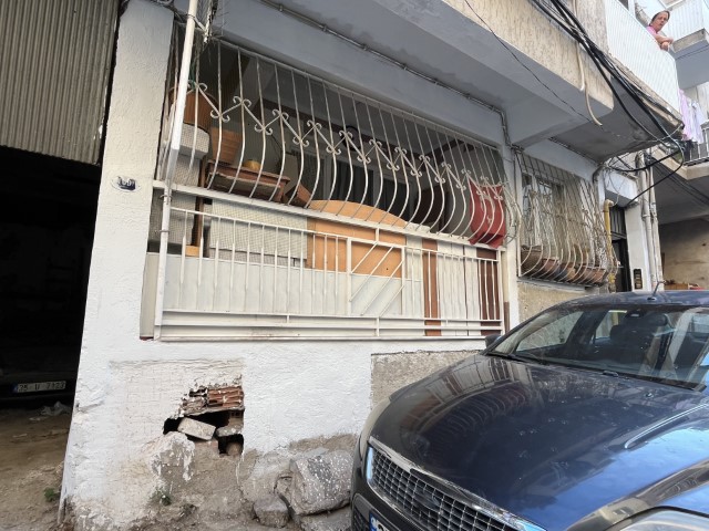 İzmir’de apartmanda ‘çöp ev’ isyanı