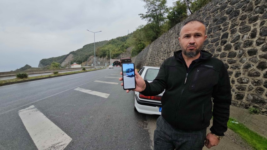 Tünel çıkışında geri manevra yapan halk otobüsü kazaya yol açtı: O anlar kamerada