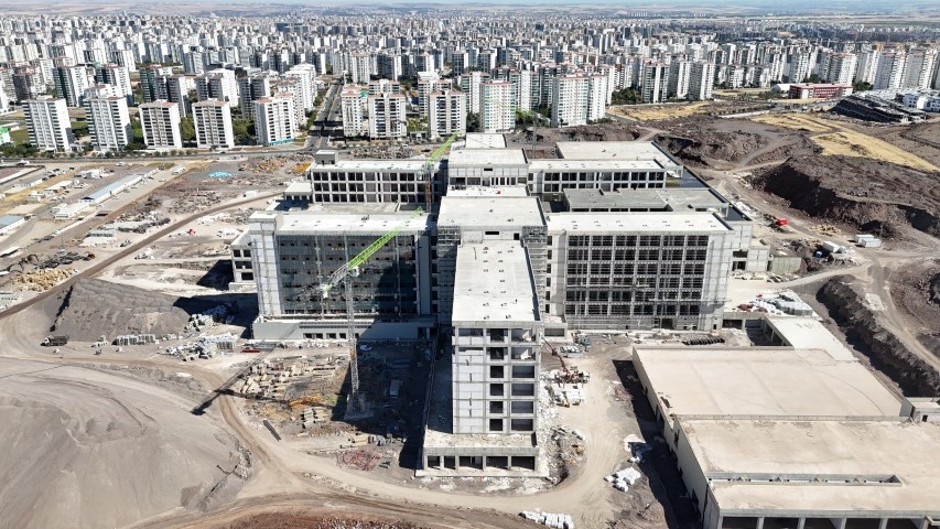 Diyarbakr ehir Hastanesinde inaat almalar hzla devam ediyor