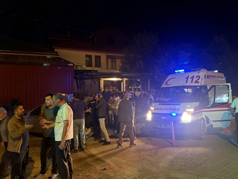 Şoför mahalli dışında hiçbir şey kalmadı: Yaralı sürücü yürüyerek ambulansa gitti