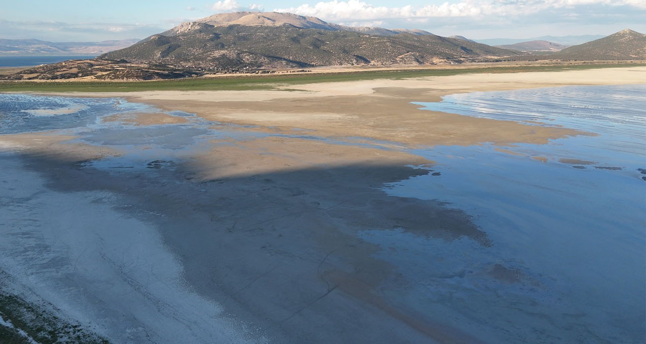 Buzul çağından bu yana Eğirdir Gölü ilk kez ikiye bölündü