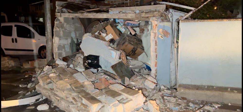 Edirne’de minibüs eve girdi