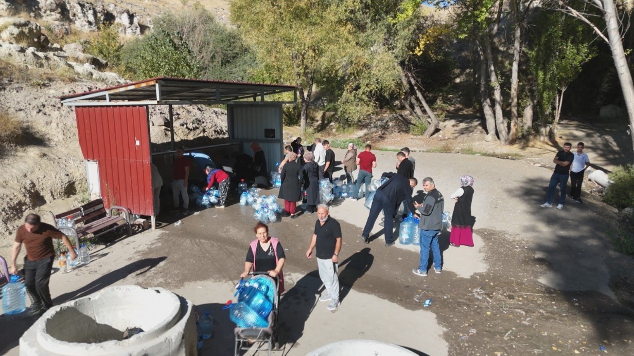 Ankara’da yaşanan su sorunu vatandaşları isyan ettirdi