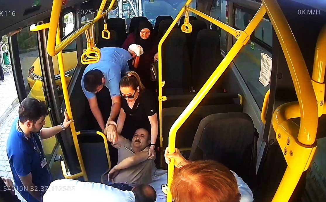 Fenalaşan yolcuyu hastaneye yetiştirdi