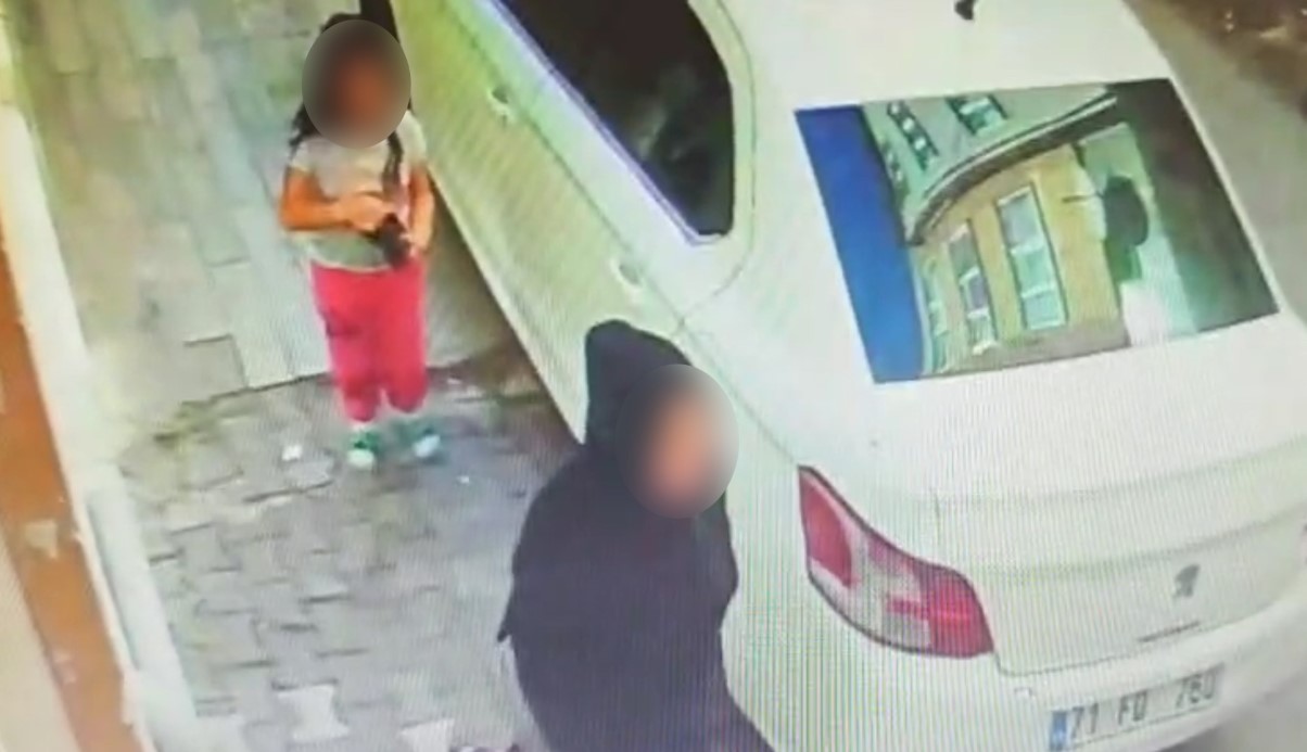Yaşlı kadının unuttuğu yüzbinlerce liralık altın kesesi yüz tanıma sistemiyle bulundu