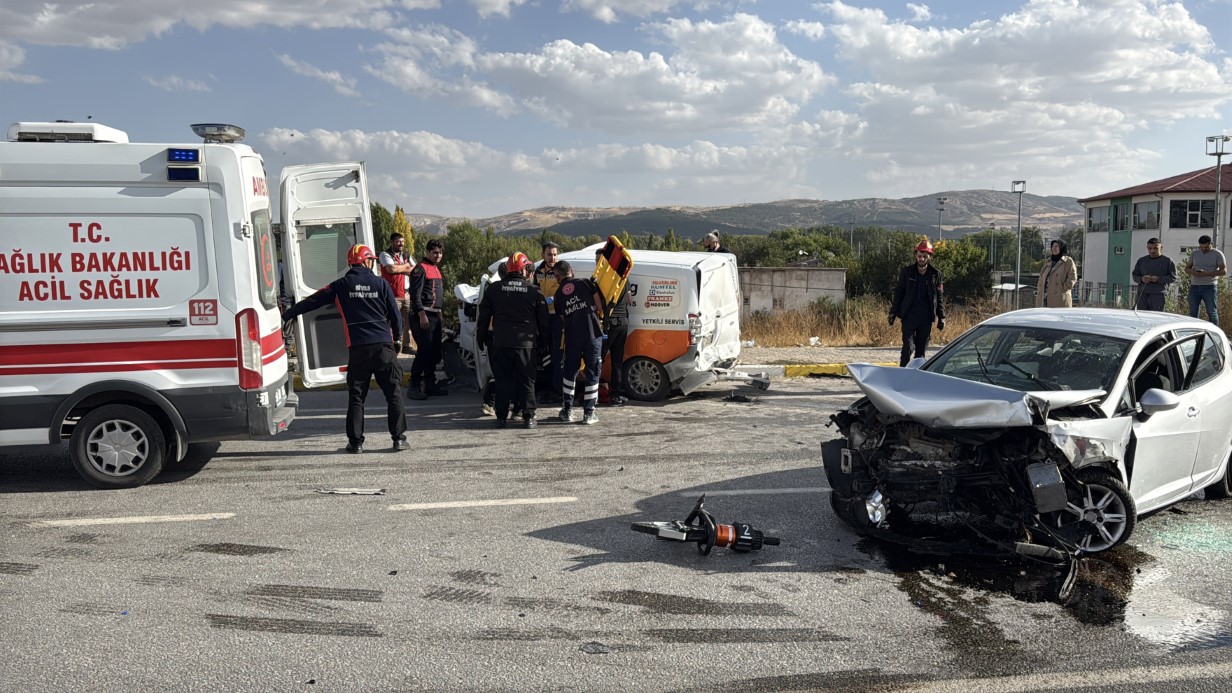 Sivas’ta feci kaza: 1 ölü, 2’si çocuk 4 yaralı