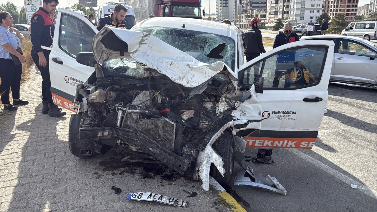 Sivas’ta feci kaza: 1 ölü, 2’si çocuk 4 yaralı