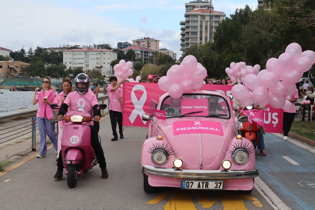 Memorial’dan meme kanseri farkındalığı için Pembe Yürüyüş: "Teşhise geç kalma, farkında ol"