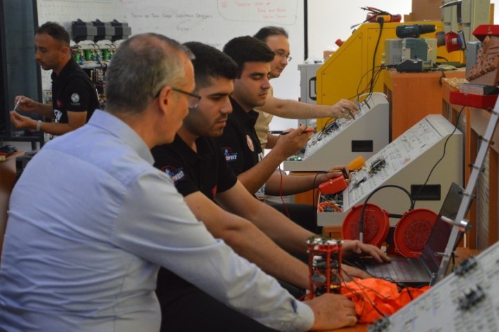 SAÜ öğrencileri uydu ve uzay teknolojisinde iddialı