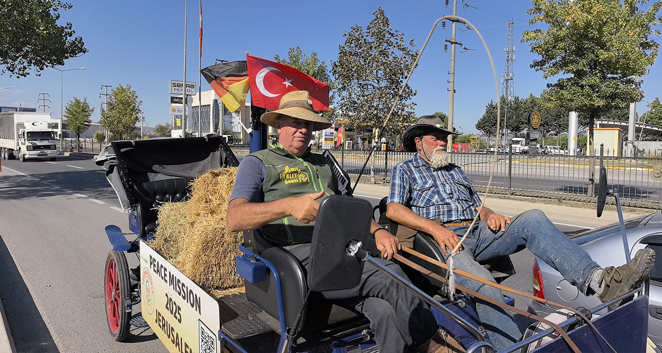 At arabasıyla 4 bin 800 kilometre yol katedecekler