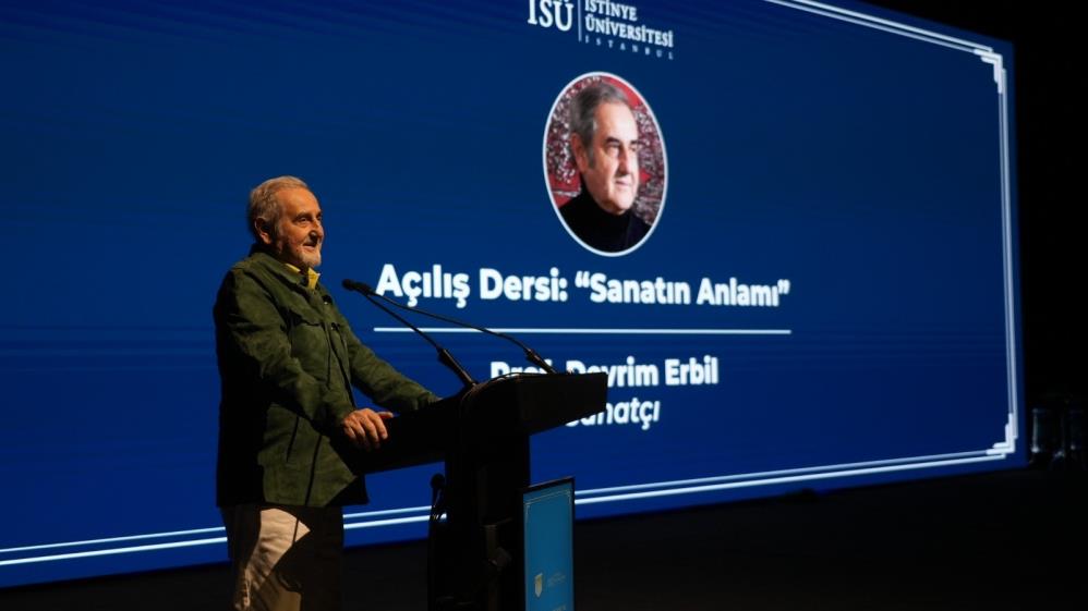 ’Devrimin Rengi’ sergisi İstinye Üniversitesi’nde sanatseverlerle buluştu