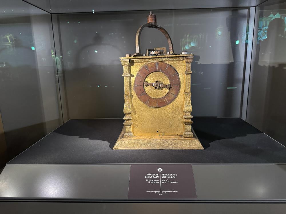 Topkapı Sarayı’nın dünyaca ünlü saat koleksiyonu ilk kez gün yüzüne çıkıyor