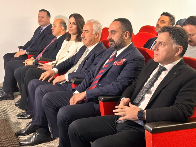 İstanbul Üniversitesi AUZEF, dijital eğitimde faaliyetlerini sürdürüyor
