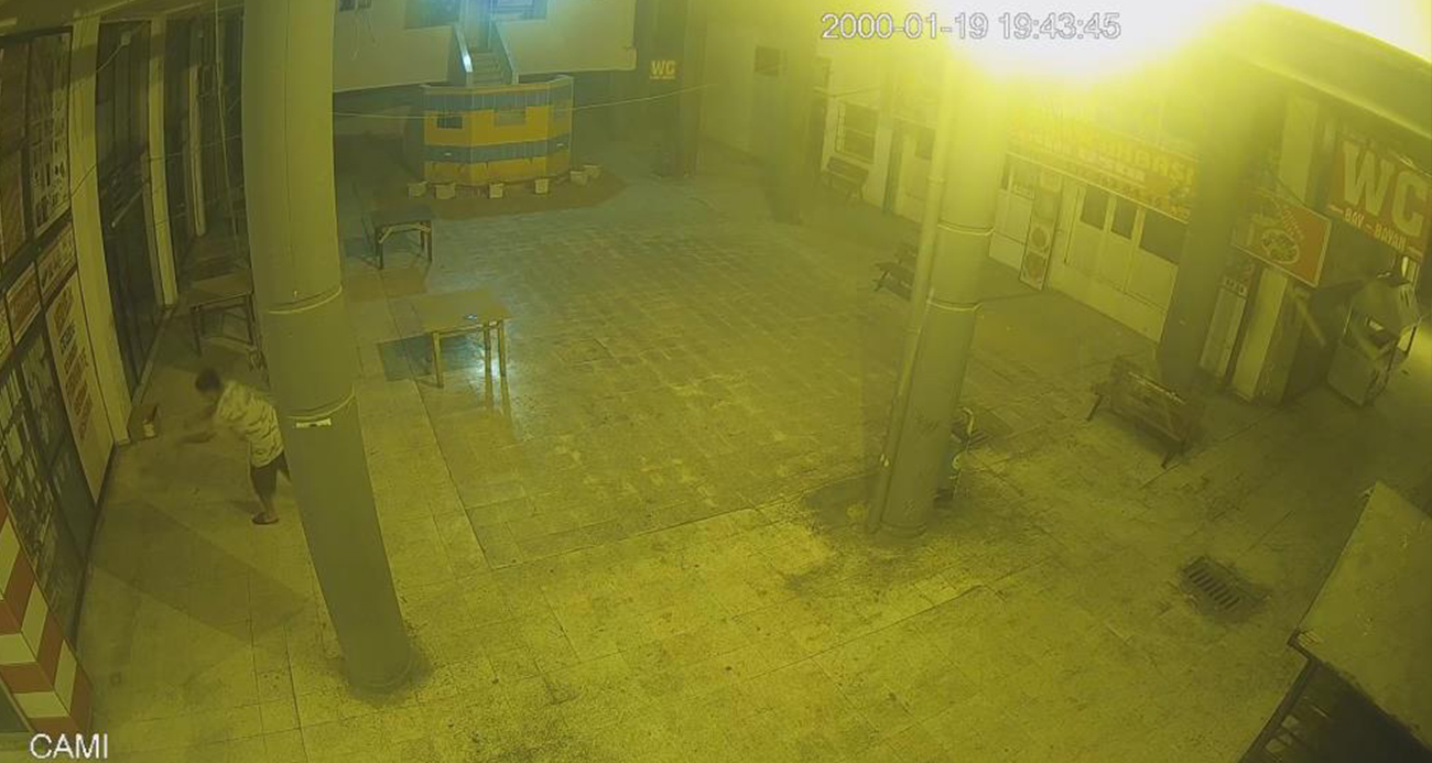 Hırsızlık anları kamerada: Parası bitince iş yeri soyan şüpheli tutuklandı