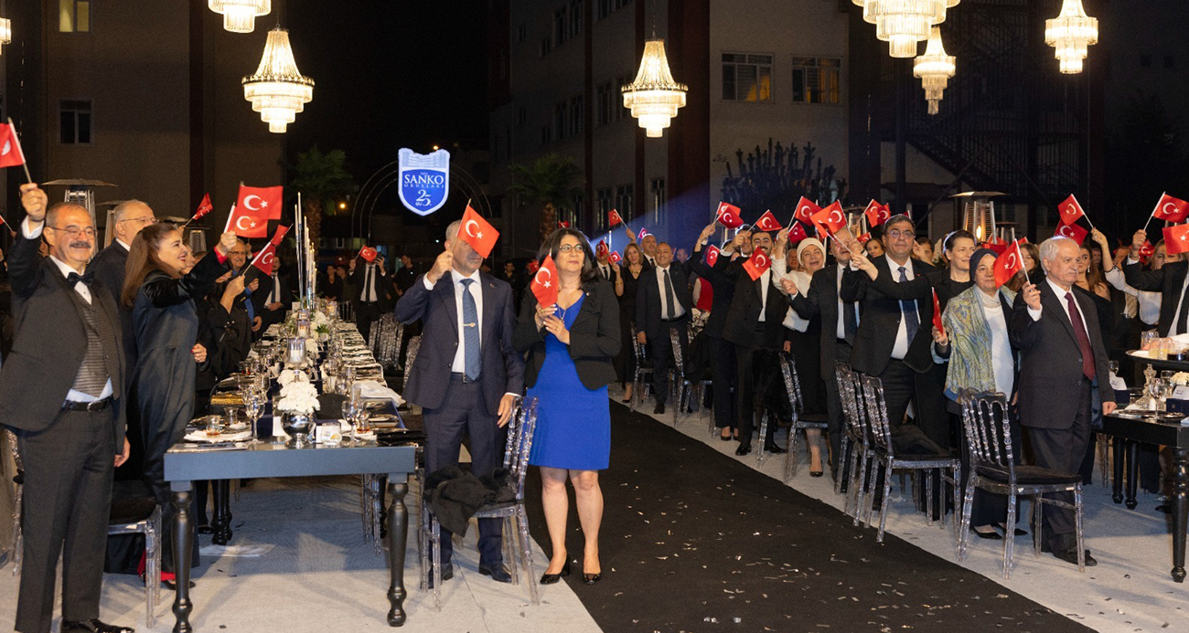 SANKO Okulları 25’inci yılını özel etkinlikle kutladı