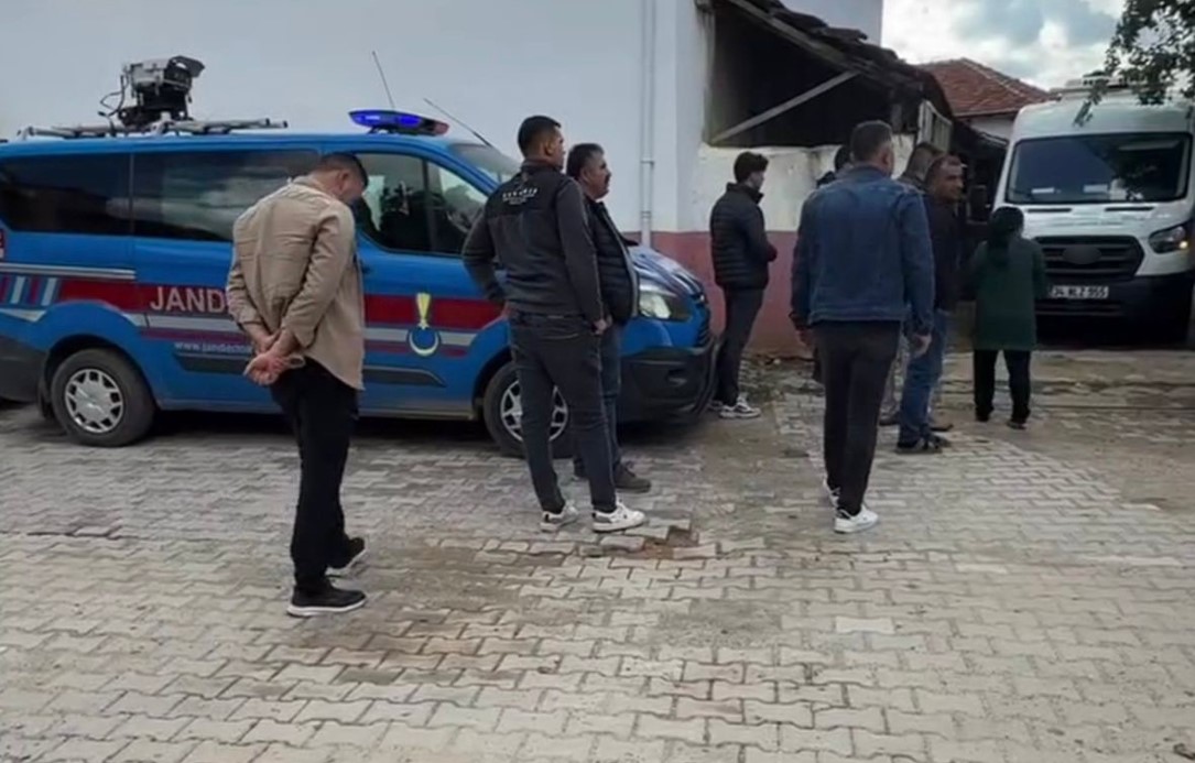 Anne ve kızı sobadan sızan gazdan zehirlenerek öldü