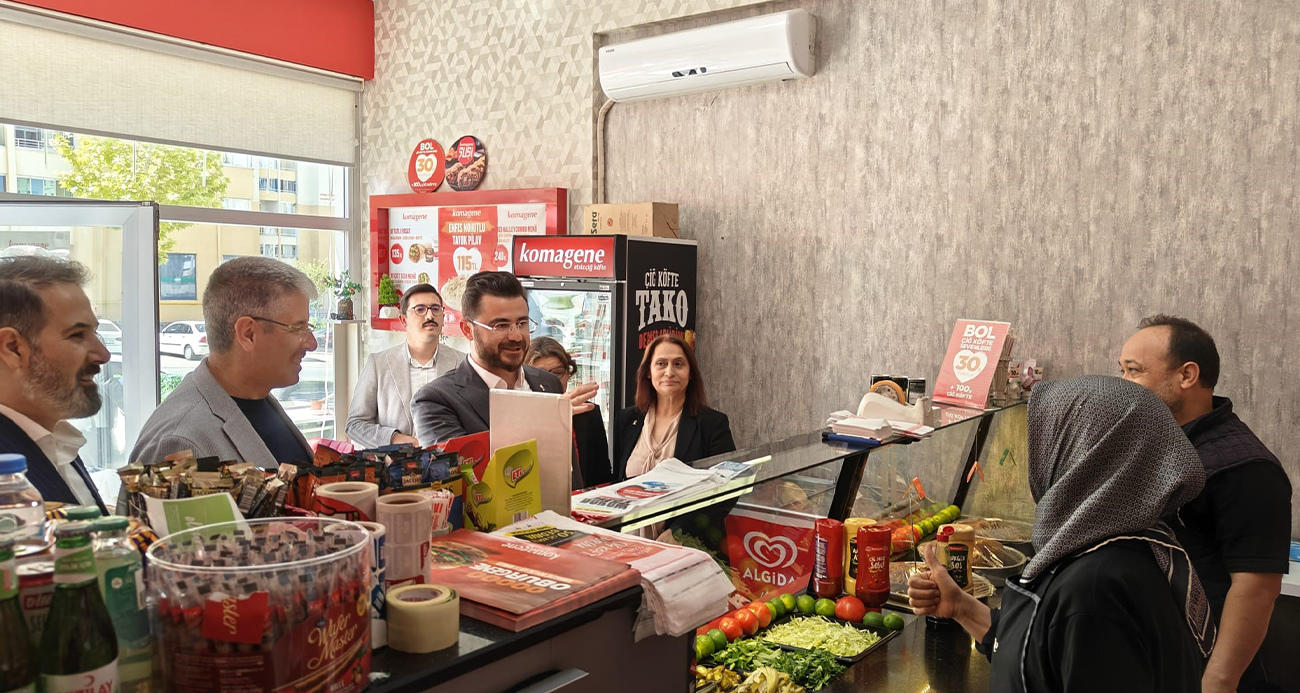 AK Partili Çopuroğlu esnafla buluştu