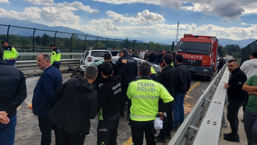 Otoyol üzerindeki köprüde feci kaza: Göreve giden 2 jandarma şehit oldu