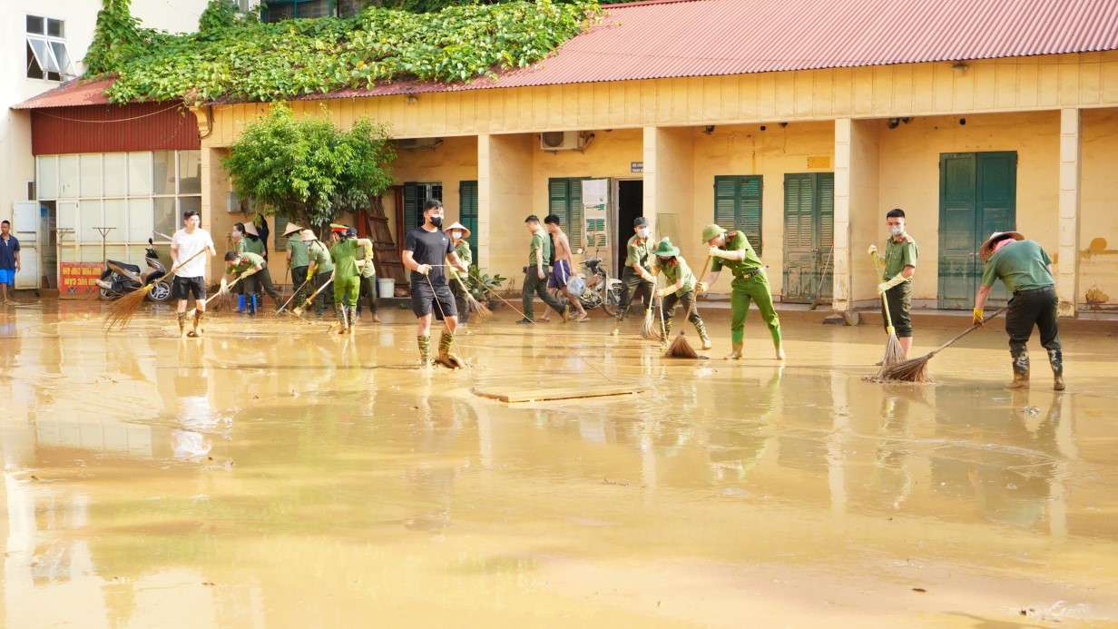 Vietnam’daki Matmo Tayfununda can kaybı 15’e yükseldi