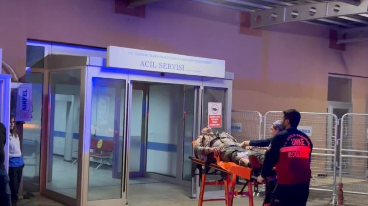 Kendisini dolandırdığını iddia ettiği arkadaşını silahla vurdu