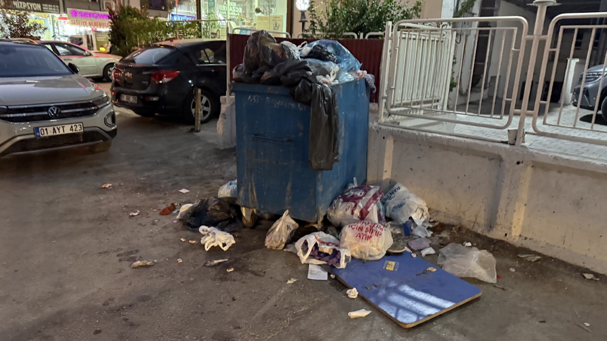 Seyhan’da çöp birikintileri oluştu
