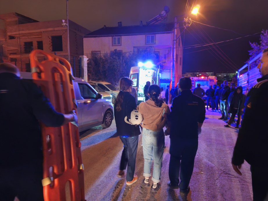 Düğün çerezi hazırlayan ailenin başına evin tavanı çöktü