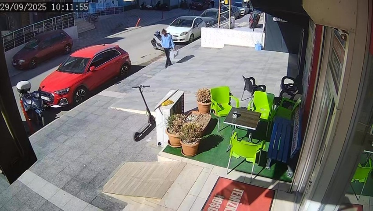 7 bin liralık dondurma dolu sepeti çaldı, marketten alışveriş yaparcasına yoluna devam etti: O anlar kamerada