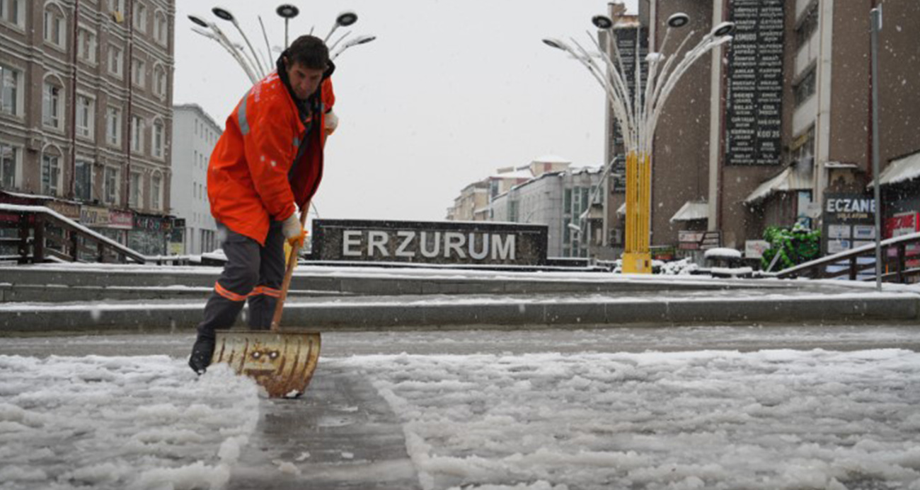 Erzurum'da kar etkili oldu