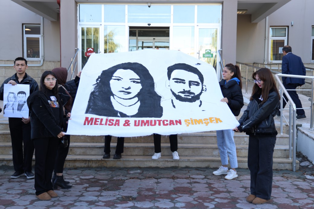 Kardeşleri ellerini bağlayıp boğazlarını keserek öldürmüştü: Cezası belli oldu!