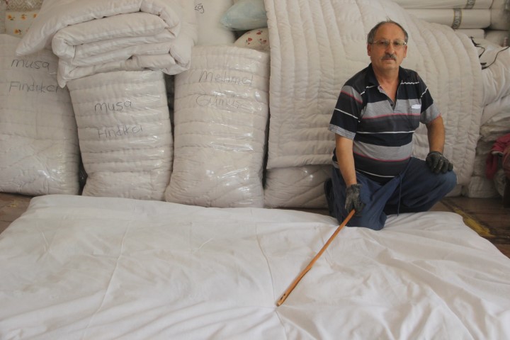 Dolaplara kaldırılan yün yataklara ilgi yeniden arttı!