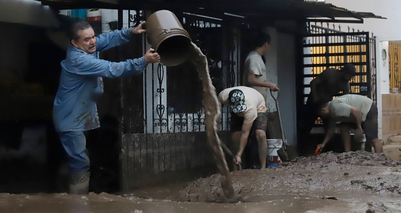 Meksika&#039;daki sel felaketinde ölü sayısı 64&#039;e yükseldi, 65 kişi ise kayıp