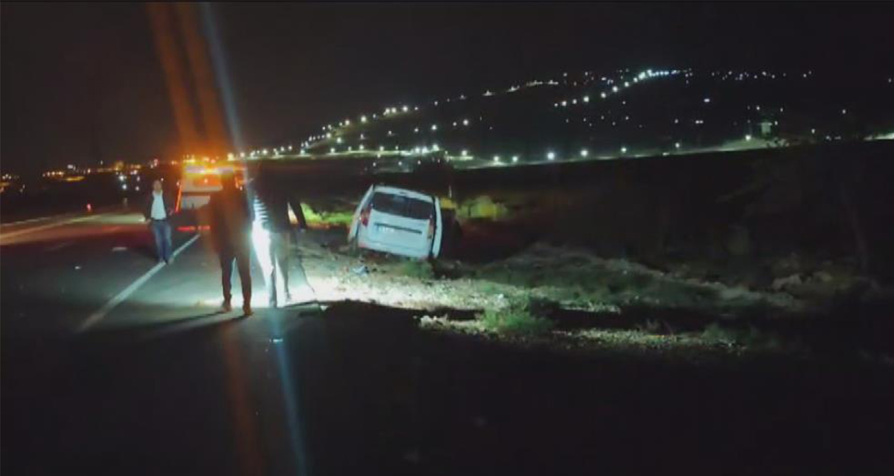 Tır ve hafif ticari araç sürüye daldı: 37 küçükbaş hayvan telef oldu